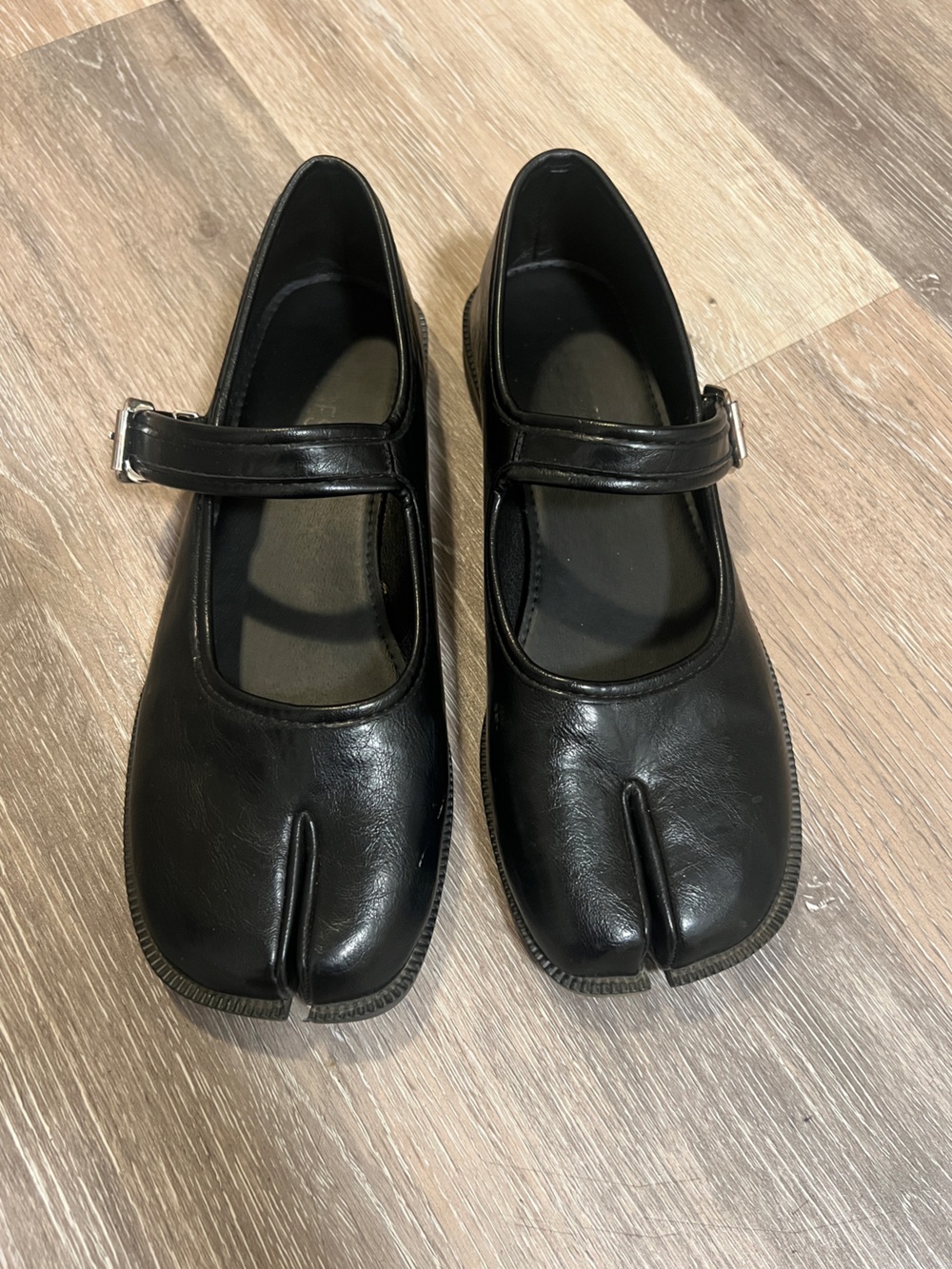 Black Split-Toe Mary Jane Tabi Flats